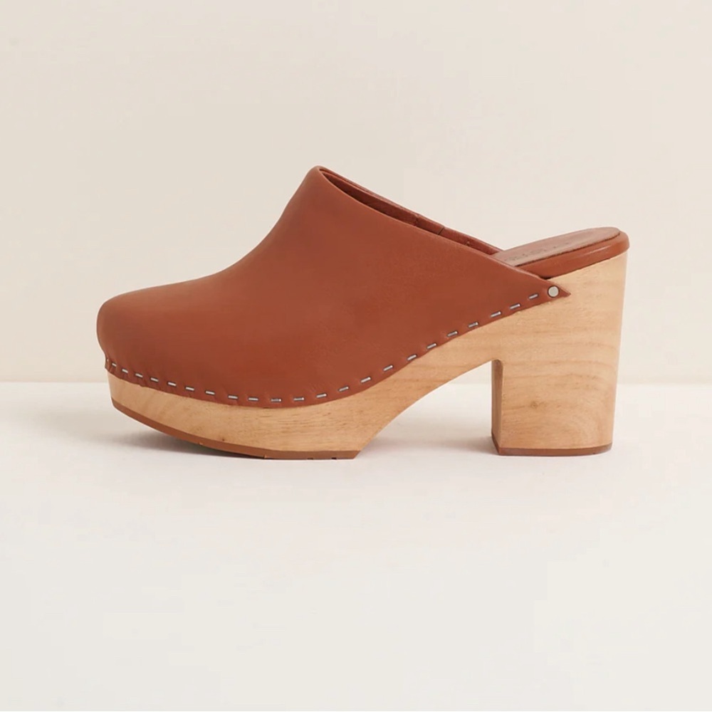 Charlotte Stone Marlo clog in Luggage